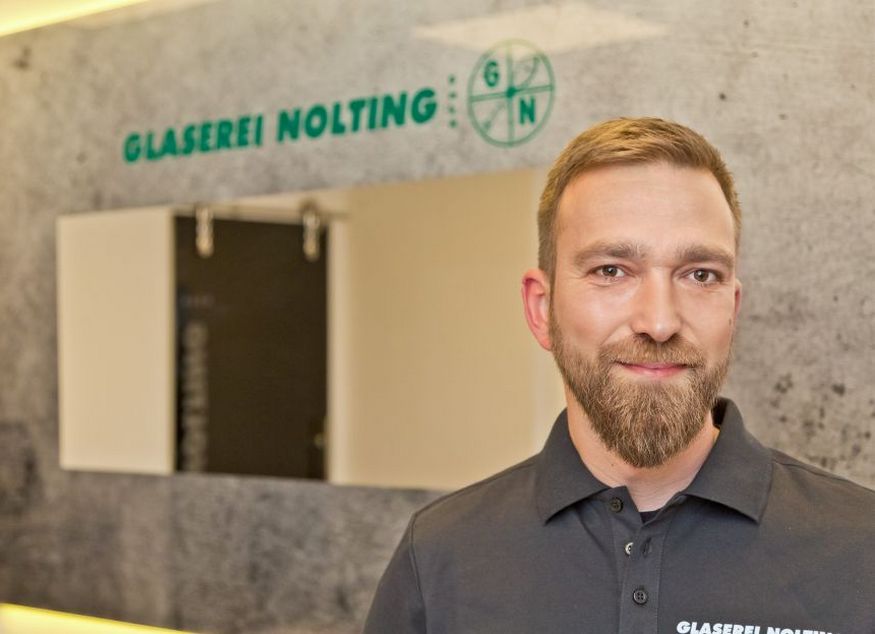 Sven Köhler - Facharbeiter, Glasergeselle Kundenberatung + Montage. Unser Fachmann für Ganzglassysteme + Reparaturen