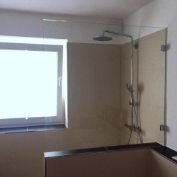 Glasaufsatz Duschtrennwand aus Glas