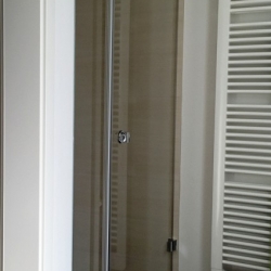 Glasdusche ebener Boden