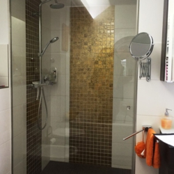 Gläserne Dusche