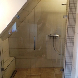 Bodenebene Nischendusche Glasdusche