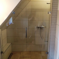 Bodenebene Nischendusche Glasdusche