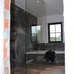 Offene Glasdusche Trennwand aus Glas